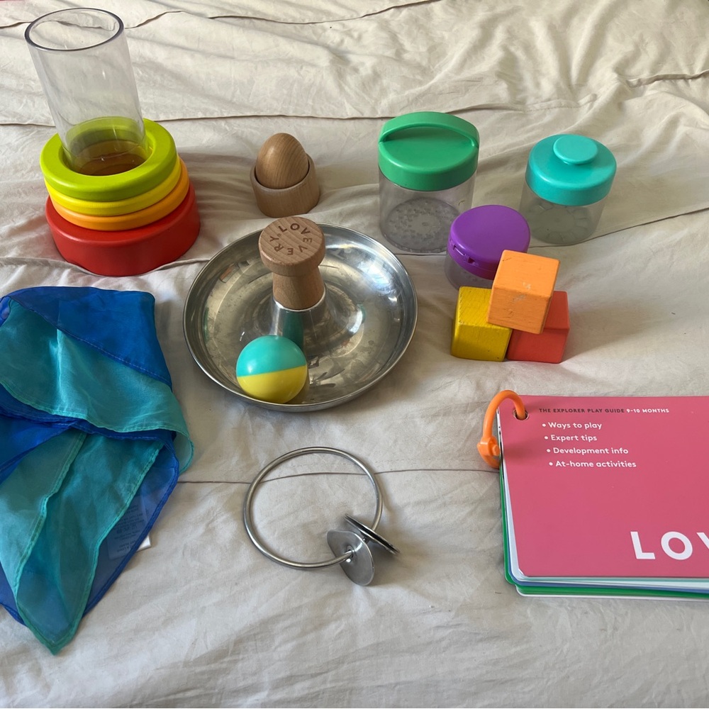 Lovevery Play Kit - The Explorer 9-10 Months
